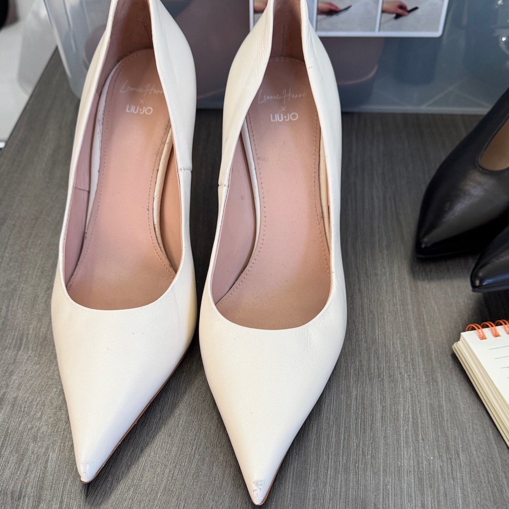 Liu Jo Women's off White Pointed Heels